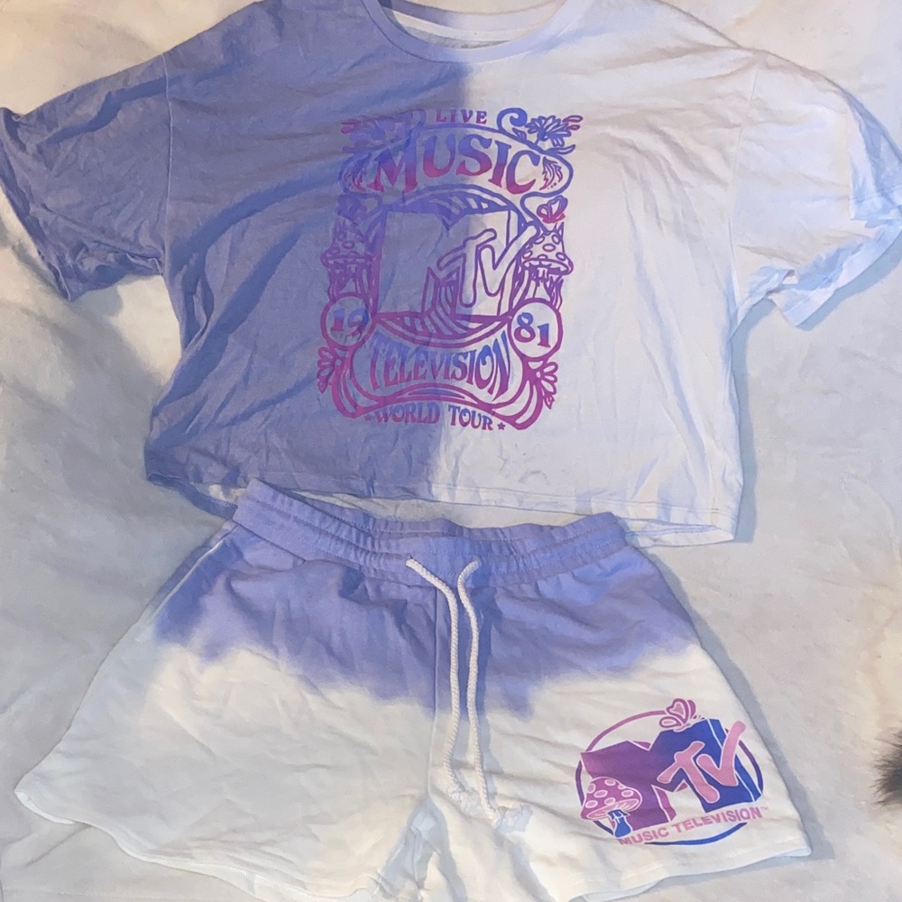 MTV Graphic Tee T-shirt and Shorts Set